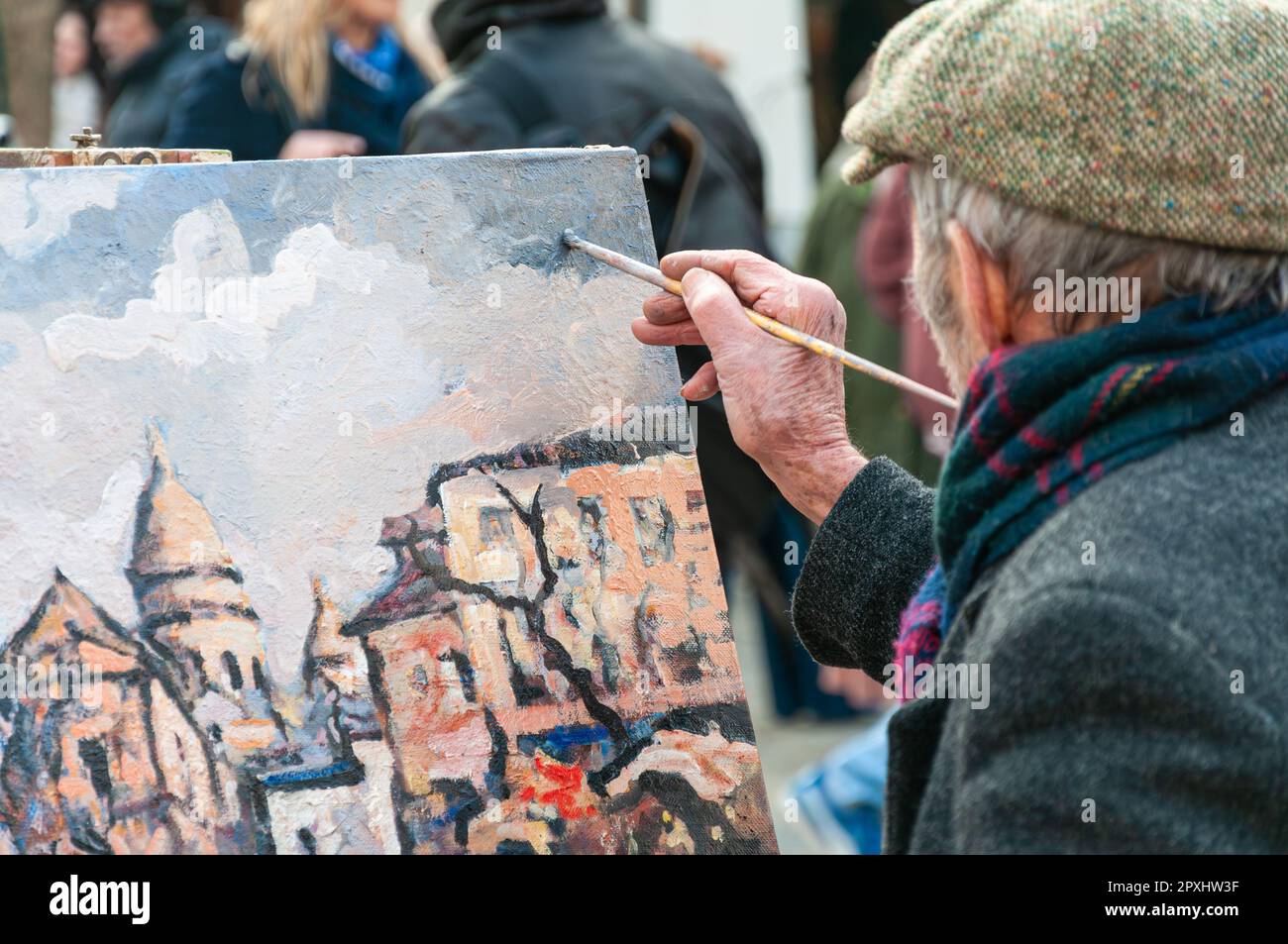 Elderly man painting canvas hi-res stock photography and images - Alamy
