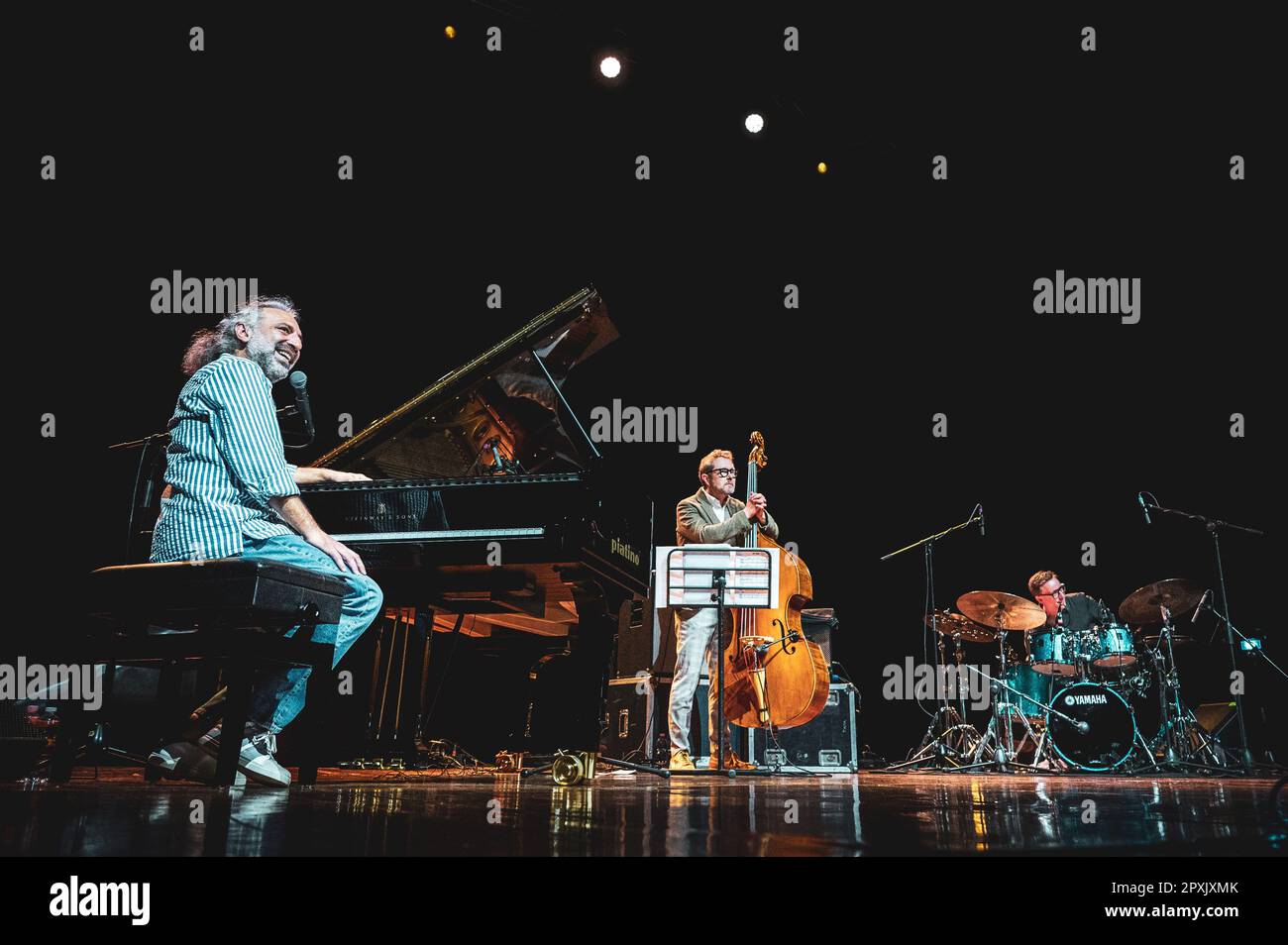 Stefano Bollani Trio / Jazz At Berlin Philharmonic VIII - Mediterraneo - CD main image 1