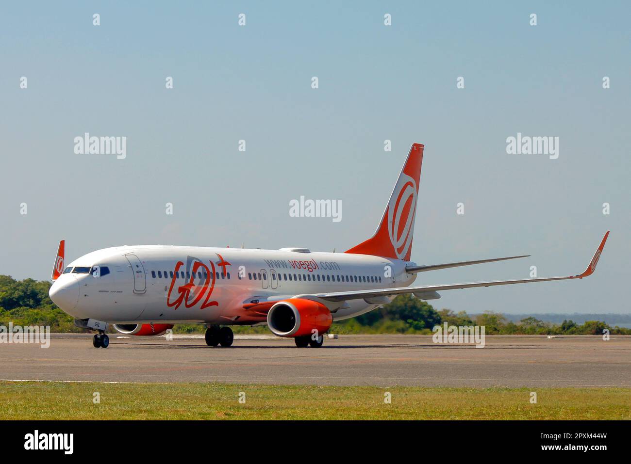Boeing 737-800 aircraft of brazilian company Gol Airlines at Santarem airport STM-SBSN Stock Photo