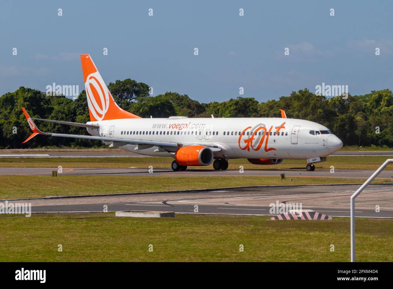 GOL Airlines plane, taxiing on the taxiway from Santarem Airport. A Boeing 737-800, registration PR-GUP. Stock Photo