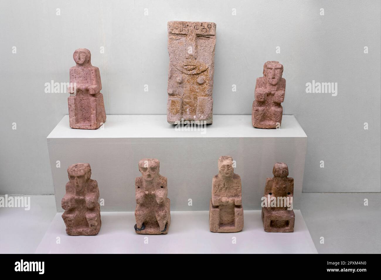 Votive human figure statuettes from the Arabian Peninsula, 4th to 1st century BCE. Ancient Orient Museum, Istanbul. Stock Photo