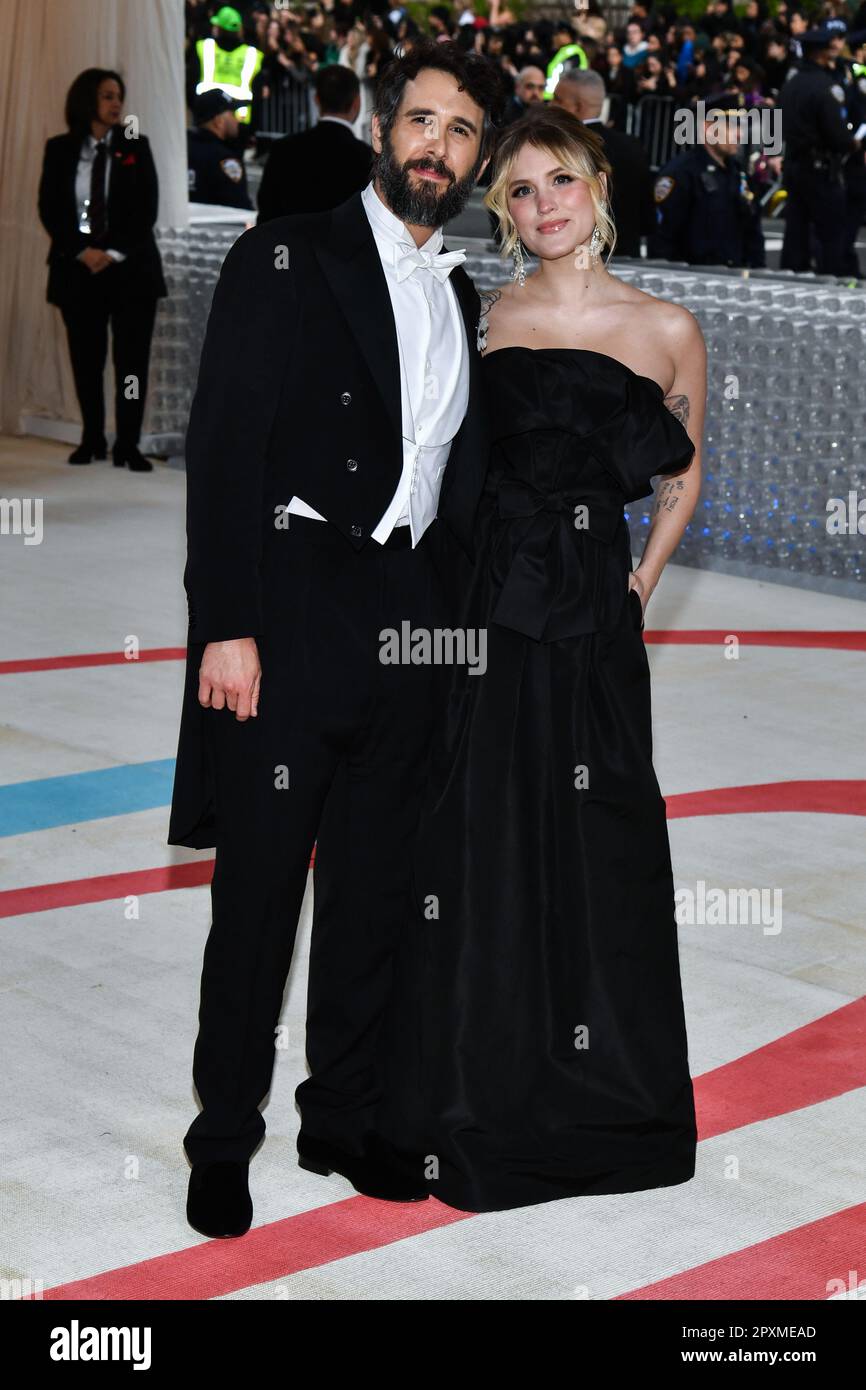 New York, USA. 01st May, 2023. Josh Groban and Natalie McQueen walking
