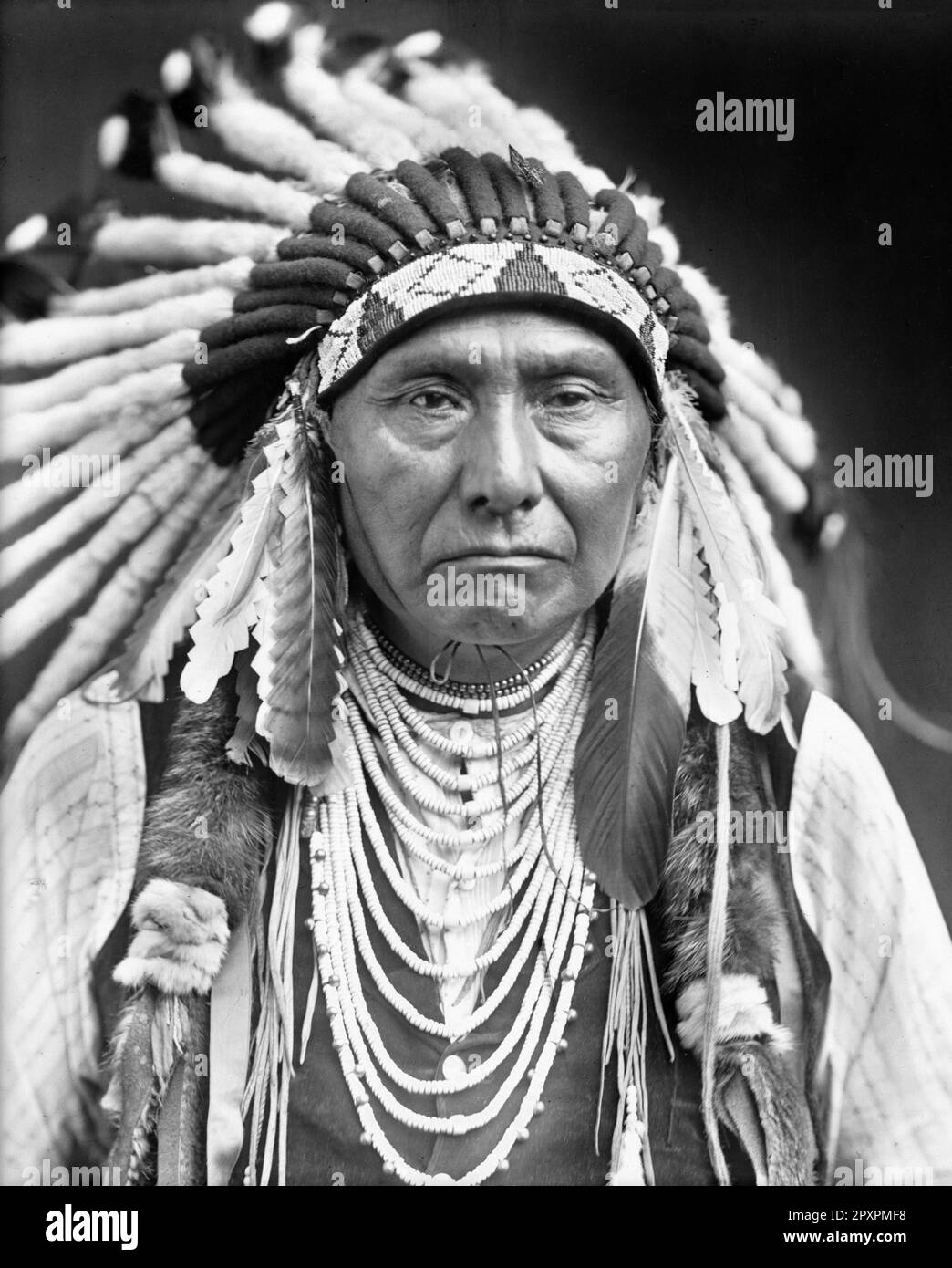 Chief Joseph. Portrait of the leader of the  wal-lam-wat-kain (Wallowa) band of Nez Perce native americans, Hin-mah-too-yah-lat-kekt, popularly known as Chief Joseph, Young Joseph, or Joseph the Younger (1840-1904) by Edward Sheriff Curtis, 1903 Stock Photo