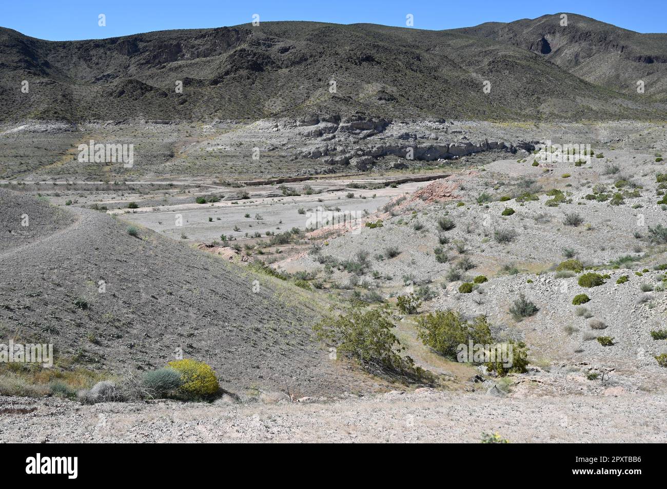 The dry basin of Echo Bay due to drought at Lake Mead, April 2023 Stock