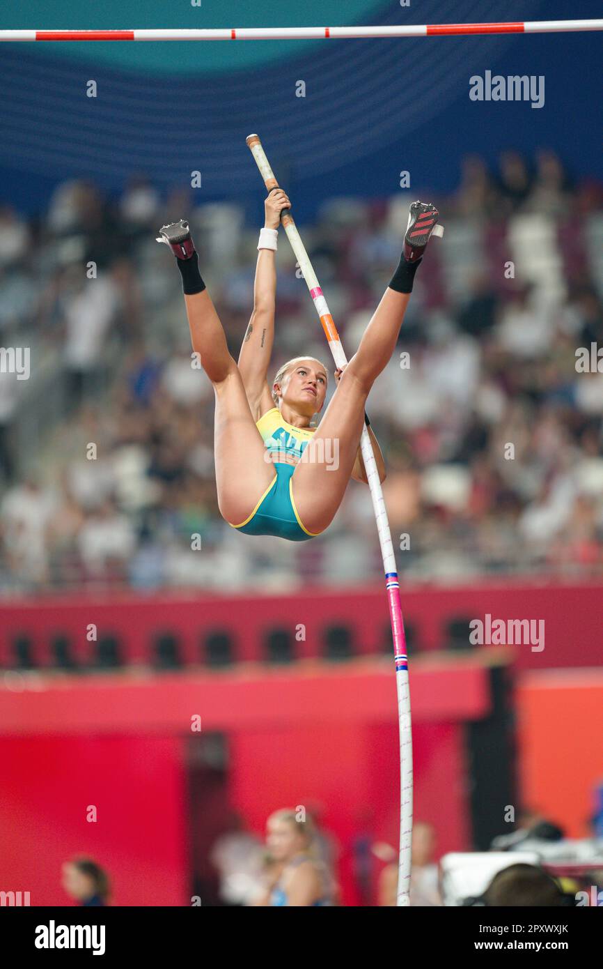 Liz Parnov participating in the pole vault at the Doha 2019 World