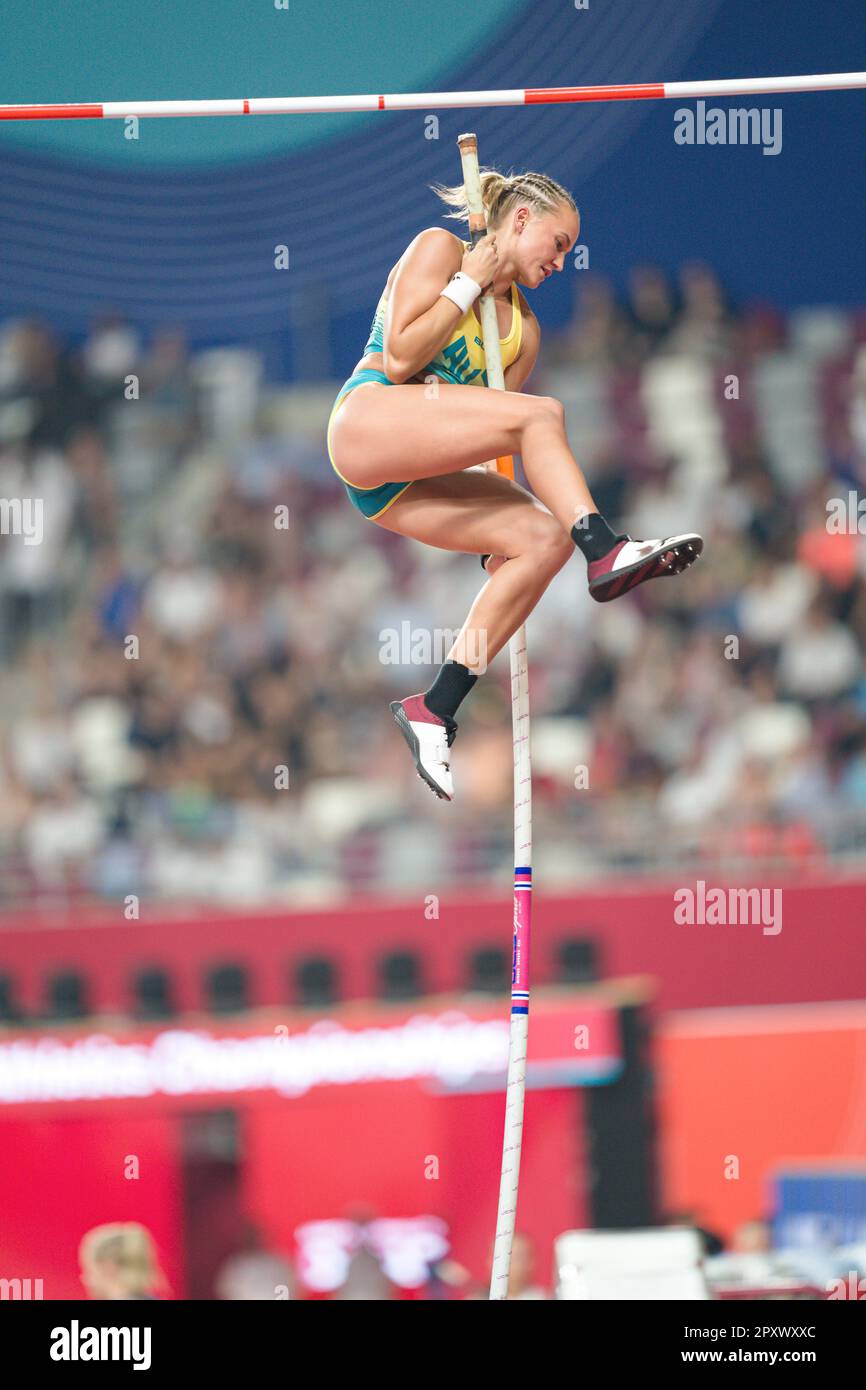 Liz Parnov participating in the pole vault at the Doha 2019 World