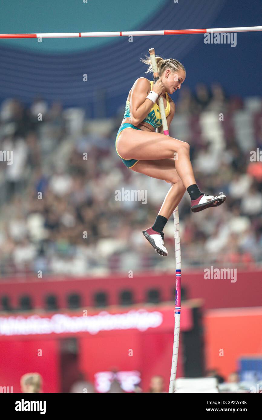 Liz Parnov participating in the pole vault at the Doha 2019 World