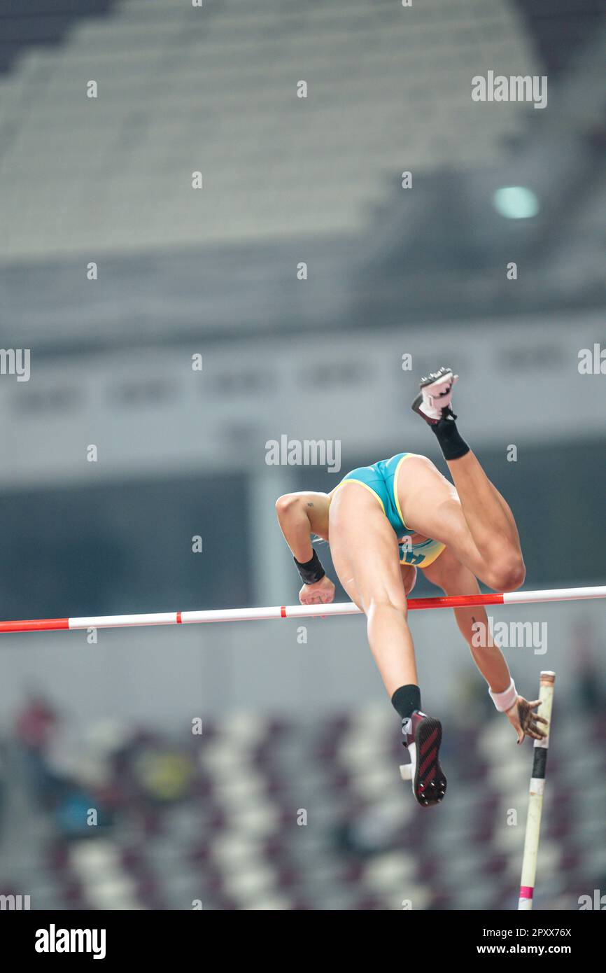 Liz Parnov participating in the pole vault at the Doha 2019 World