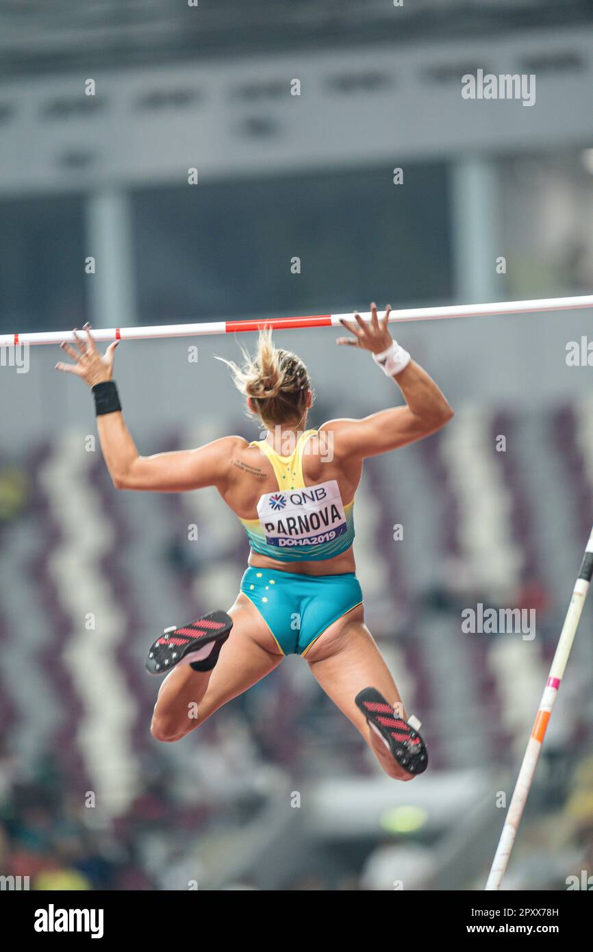 Liz Parnov participating in the pole vault at the Doha 2019 World