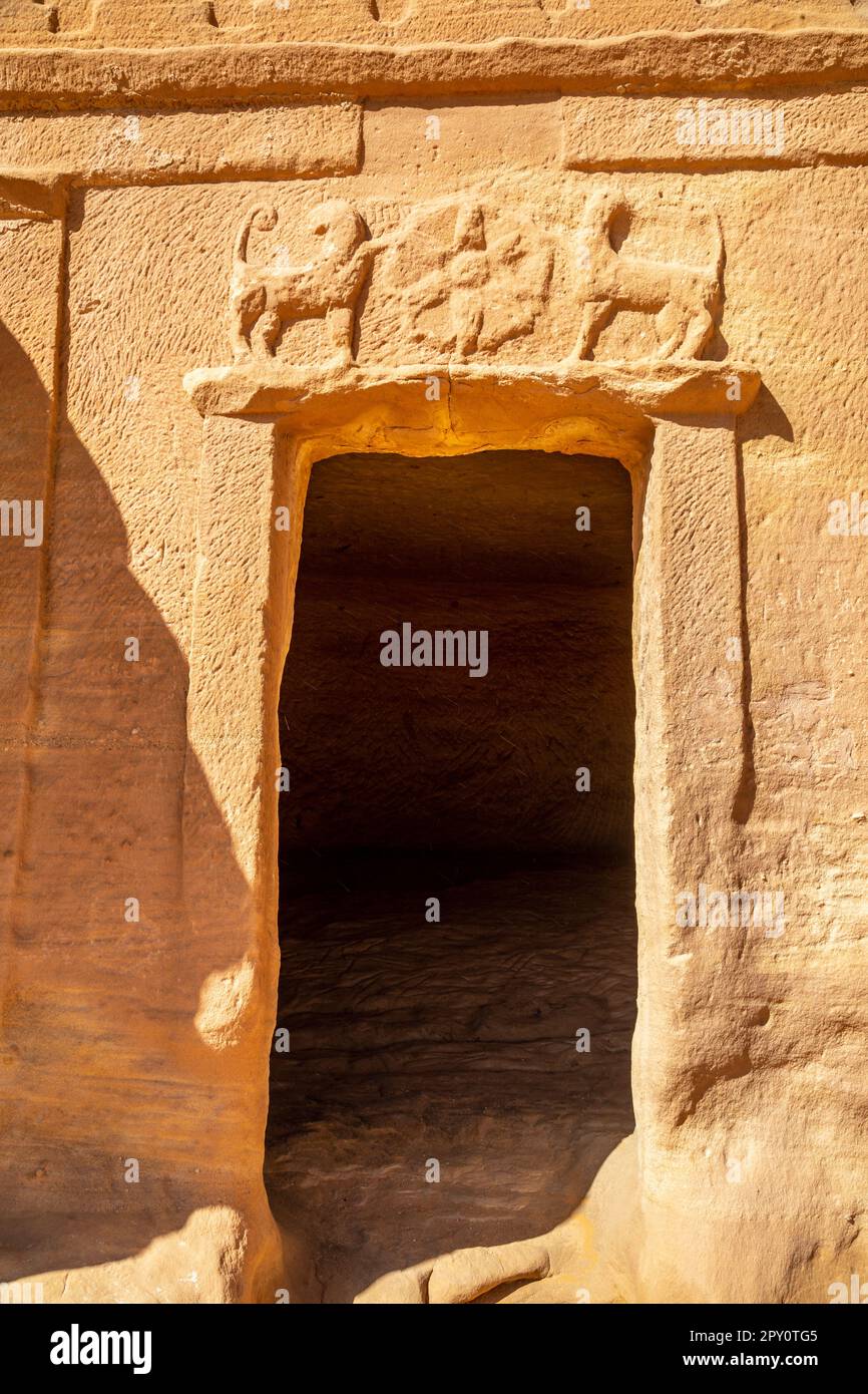 Carved ornamented entrance to the tomb at Jabal al banat complex, Hegra, Al Ula, Saudi Arabia Stock Photo