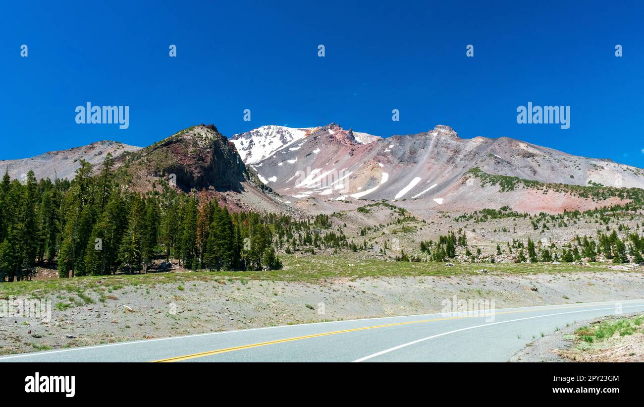 Mount Shasta in Northern California on a beautiful summer day Stock ...