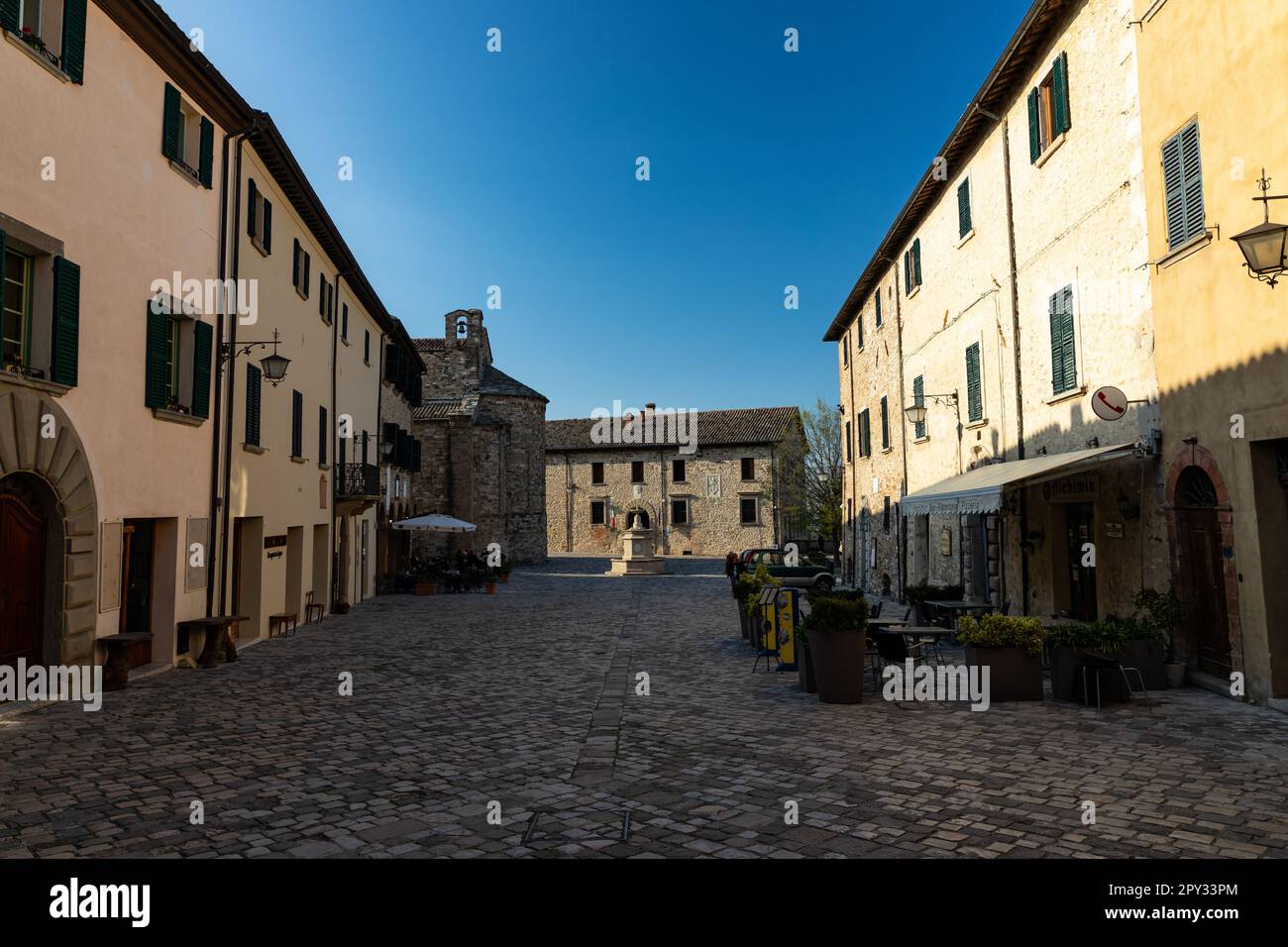 Dante alighieri street art hi-res stock photography and images - Alamy