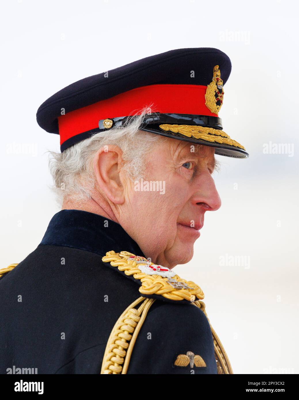 His Majesty the King inspects the 200th Sovereign's Parade at Royal Military Academy, Sandhurst.  His Majesty The King inspects the 200th Sovereign's Stock Photo