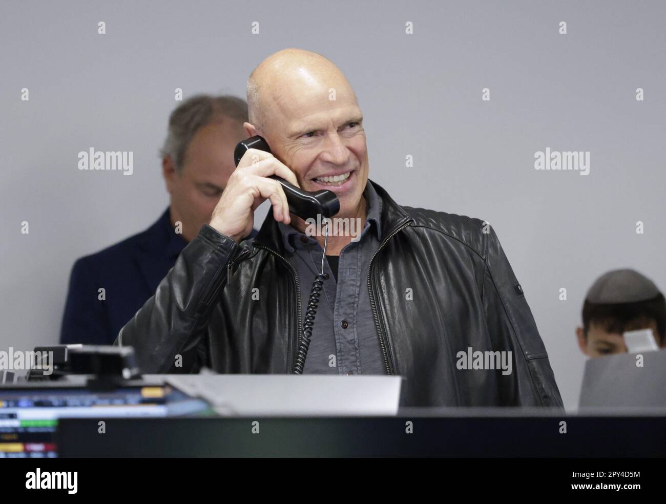 Mark messier and kim messier hi-res stock photography and images - Alamy