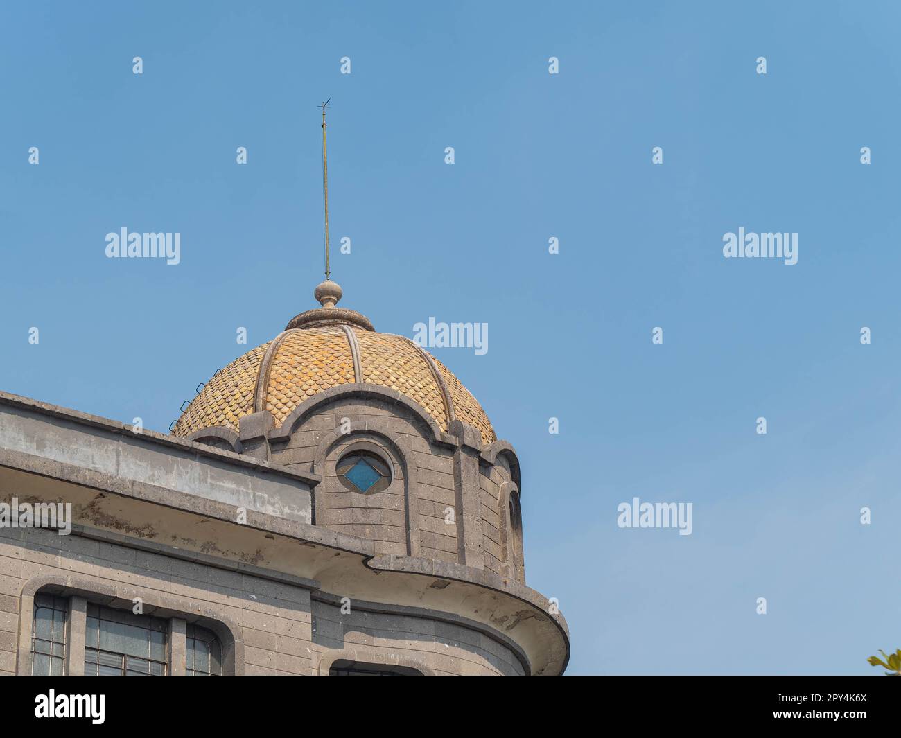 Sunny exterior view of the dome of Oficinas Farmacias Guadalajara at Mexico Stock Photo