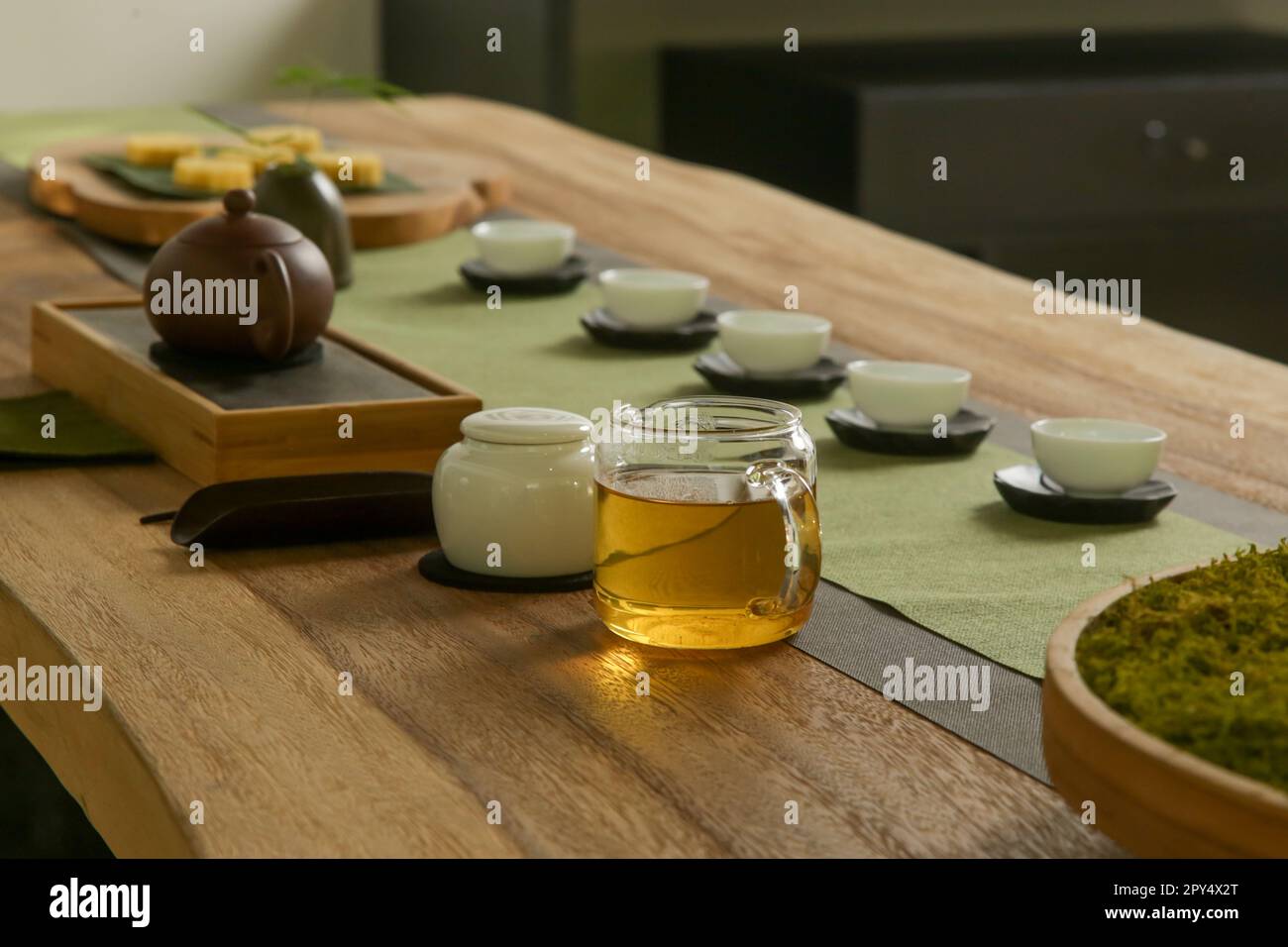 Tea set ready for traditional Chinese tea ceremony Stock Photo Alamy