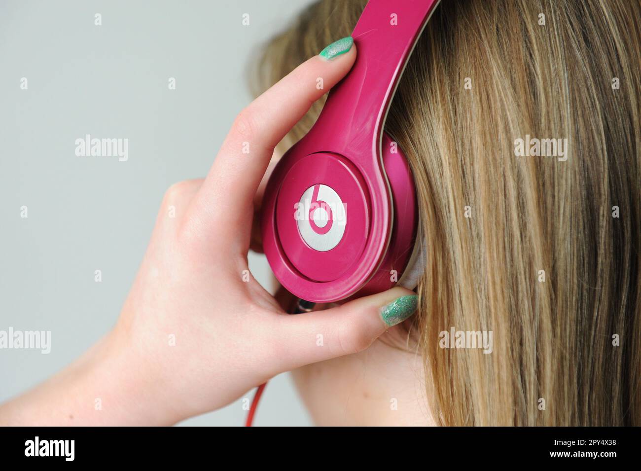 Beats solo hi-res stock photography and images - Alamy