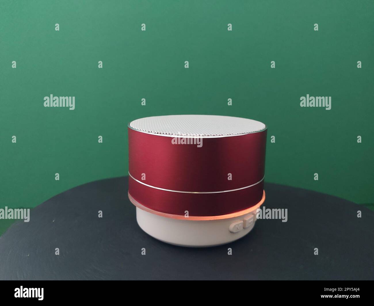 Wireless speaker spins on a stand Stock Photo