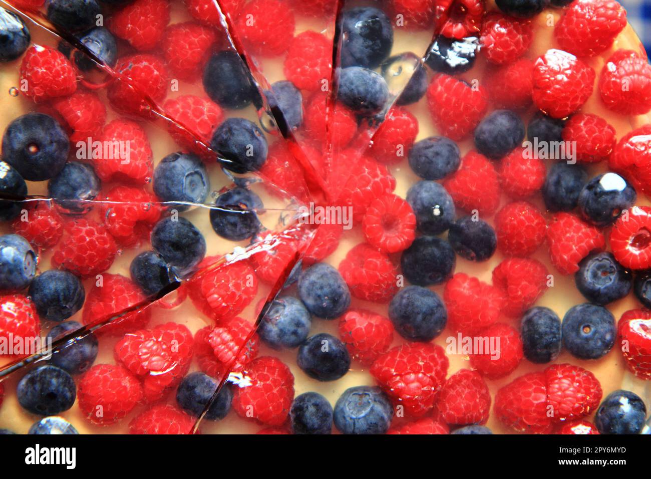 Cheesecake topping raspberries blueberries hi-res stock photography and ...