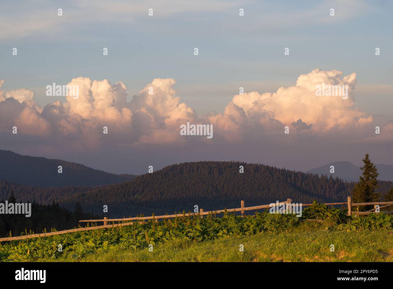 Beautiful landscape clouds mountains hi-res stock photography and ...