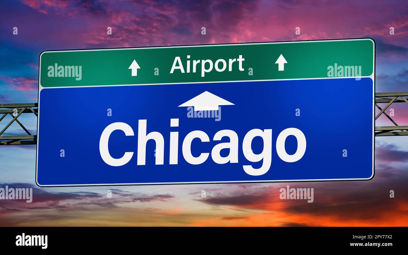 Road sign indicating direction to the city of Chicago Stock Photo