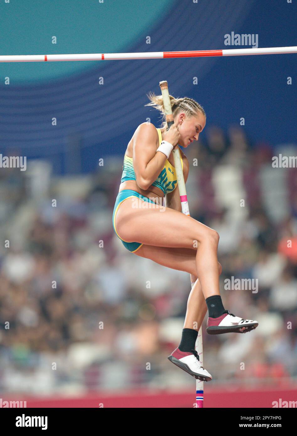 Liz Parnov participating in the pole vault at the Doha 2019 World