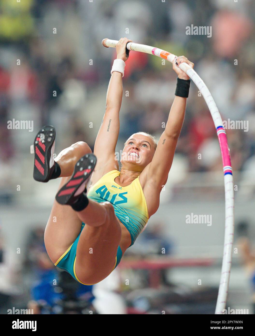 Liz Parnov participating in the pole vault at the Doha 2019 World