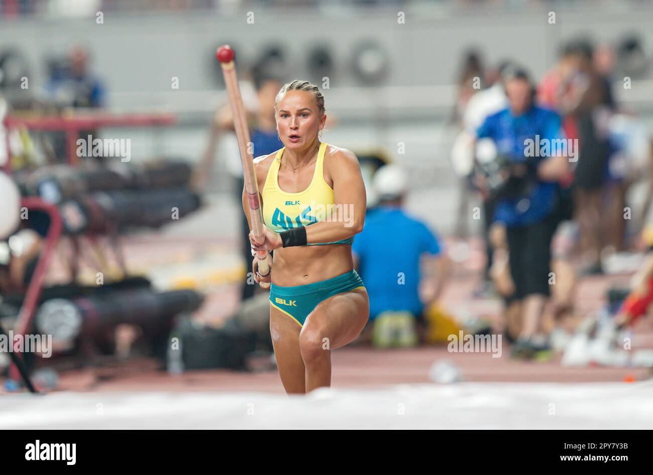 Liz Parnov participating in the pole vault at the Doha 2019 World