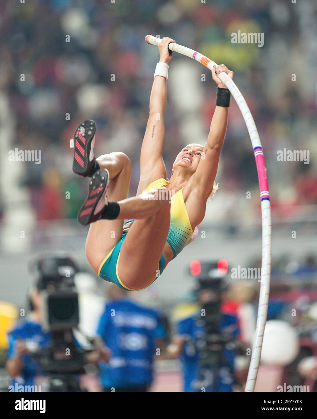 Liz Parnov participating in the pole vault at the Doha 2019 World