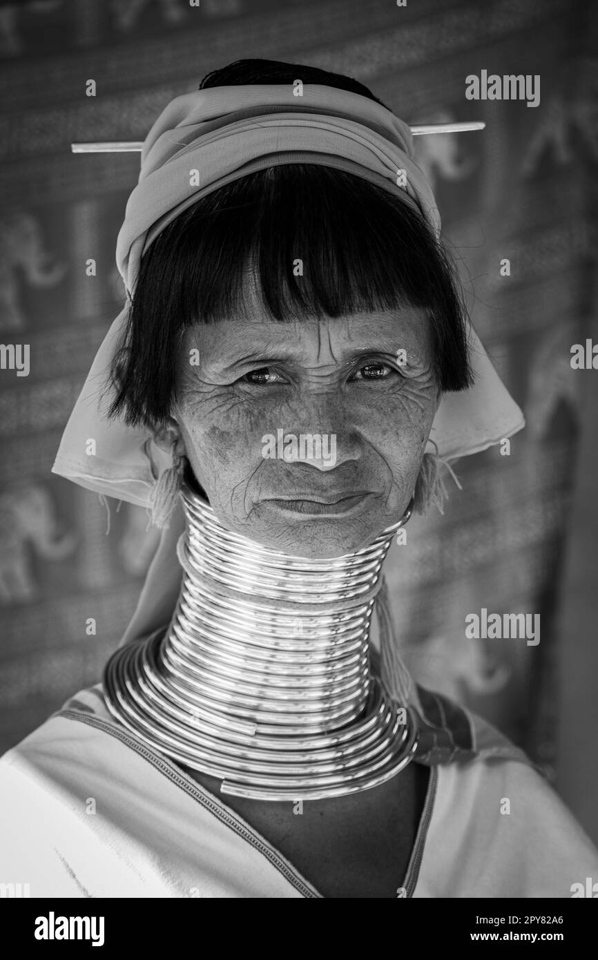 The Padaung Long Neck Woman of Myanmar Stock Photo - Alamy