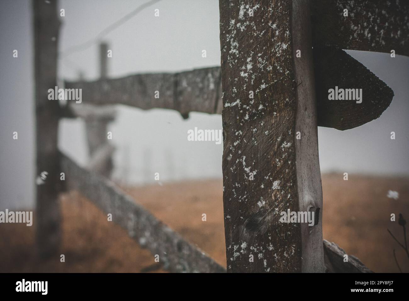 Rustic wooden fence hi-res stock photography and images - Alamy