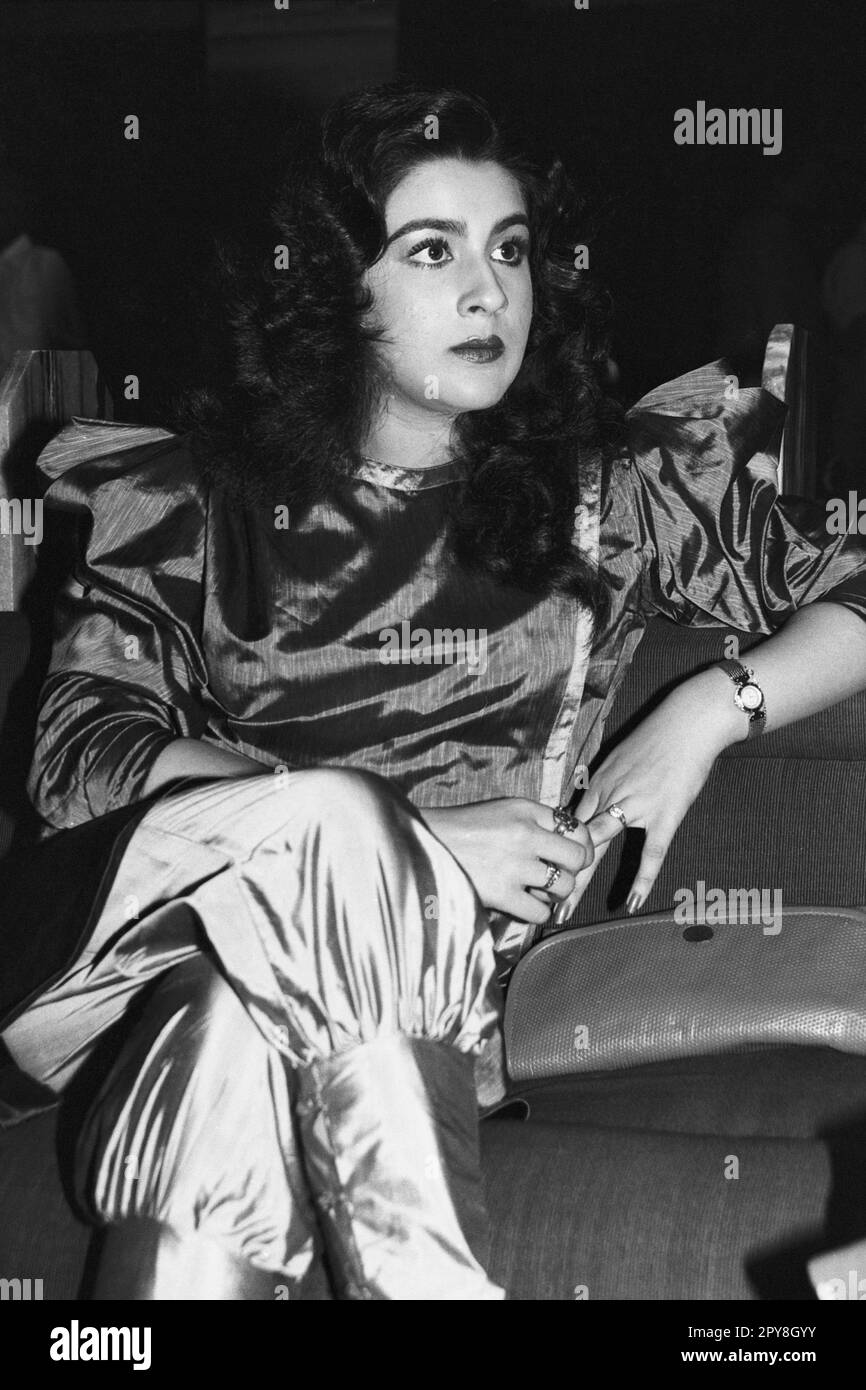 Indian old vintage 1980s black and white bollywood cinema hindi movie film, India, Amrita Singh, Indian actress, India Stock Photo
