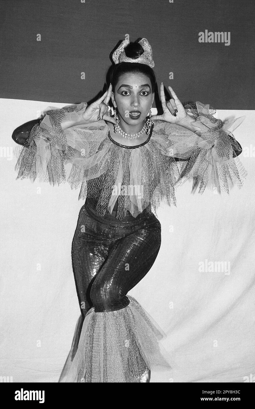 Indian old vintage 1980s black and white bollywood cinema hindi movie film, India, Indian bollywood dancer, India Stock Photo