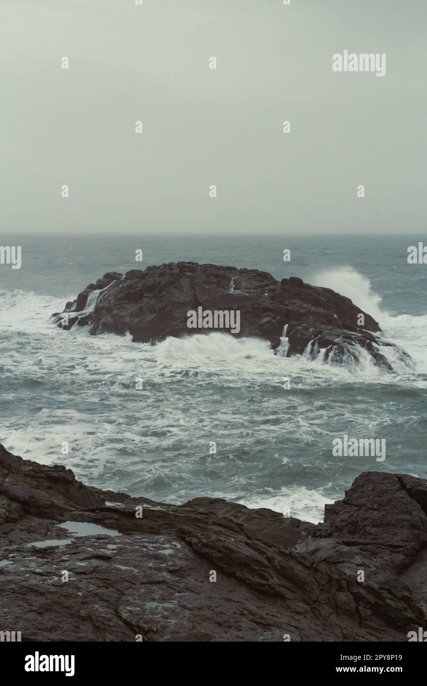 Sea and rock photo hi-res stock photography and images - Alamy