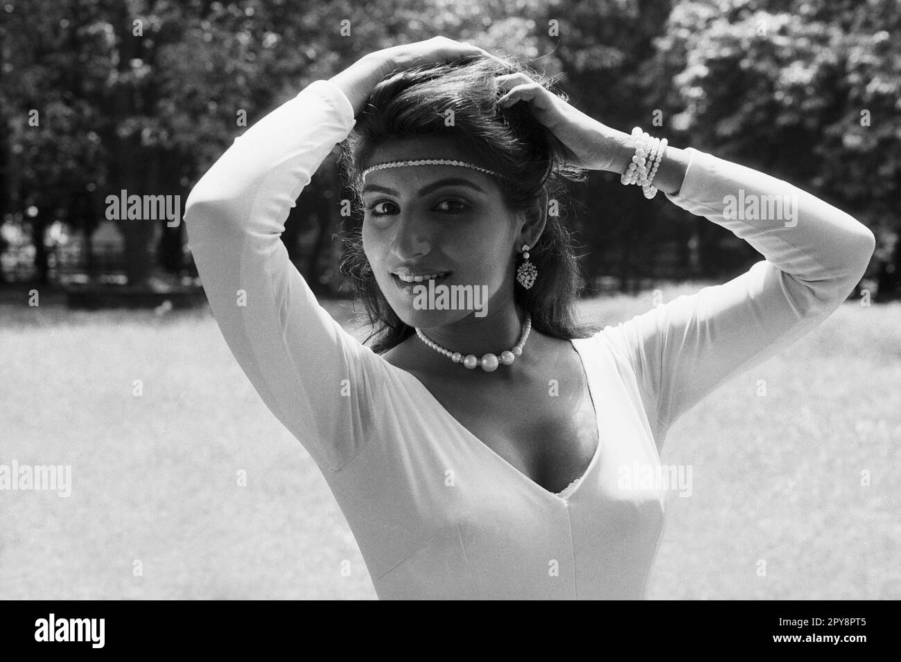 Indian old vintage 1980s black and white bollywood cinema hindi movie film actor, India, Roshni, Indian actress, India Stock Photo