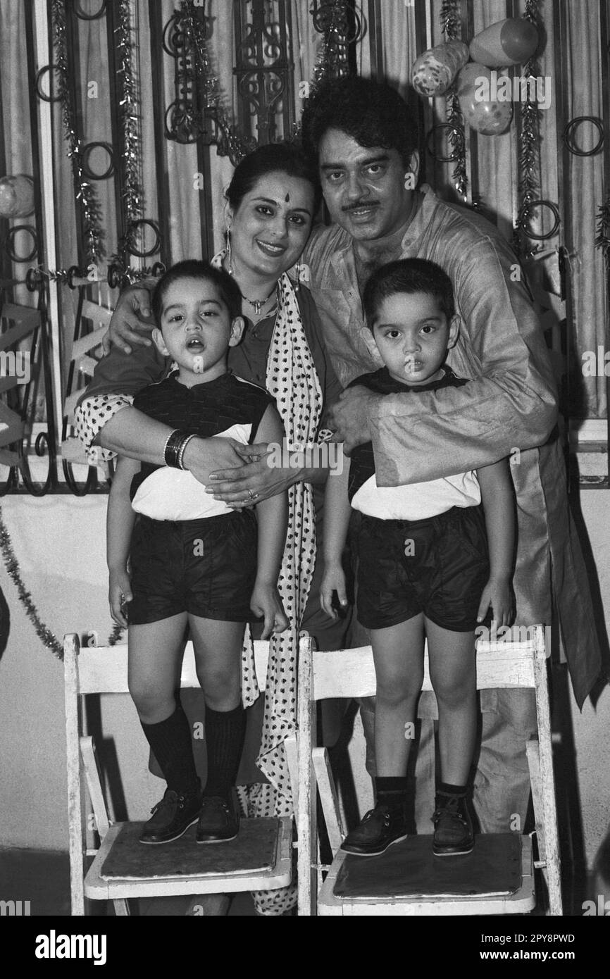 Indian old vintage 1980s black and white bollywood cinema hindi movie film actor, India, Shatrughan Sinha, family, Indian actor, Indian politician, Member of Parliament, India Stock Photo