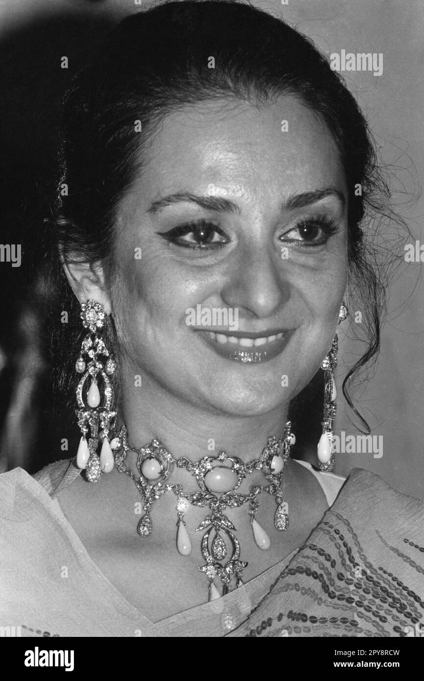Indian old vintage 1980s black and white bollywood cinema hindi movie film actor, India, Saira Banu, Indian actress, India Stock Photo