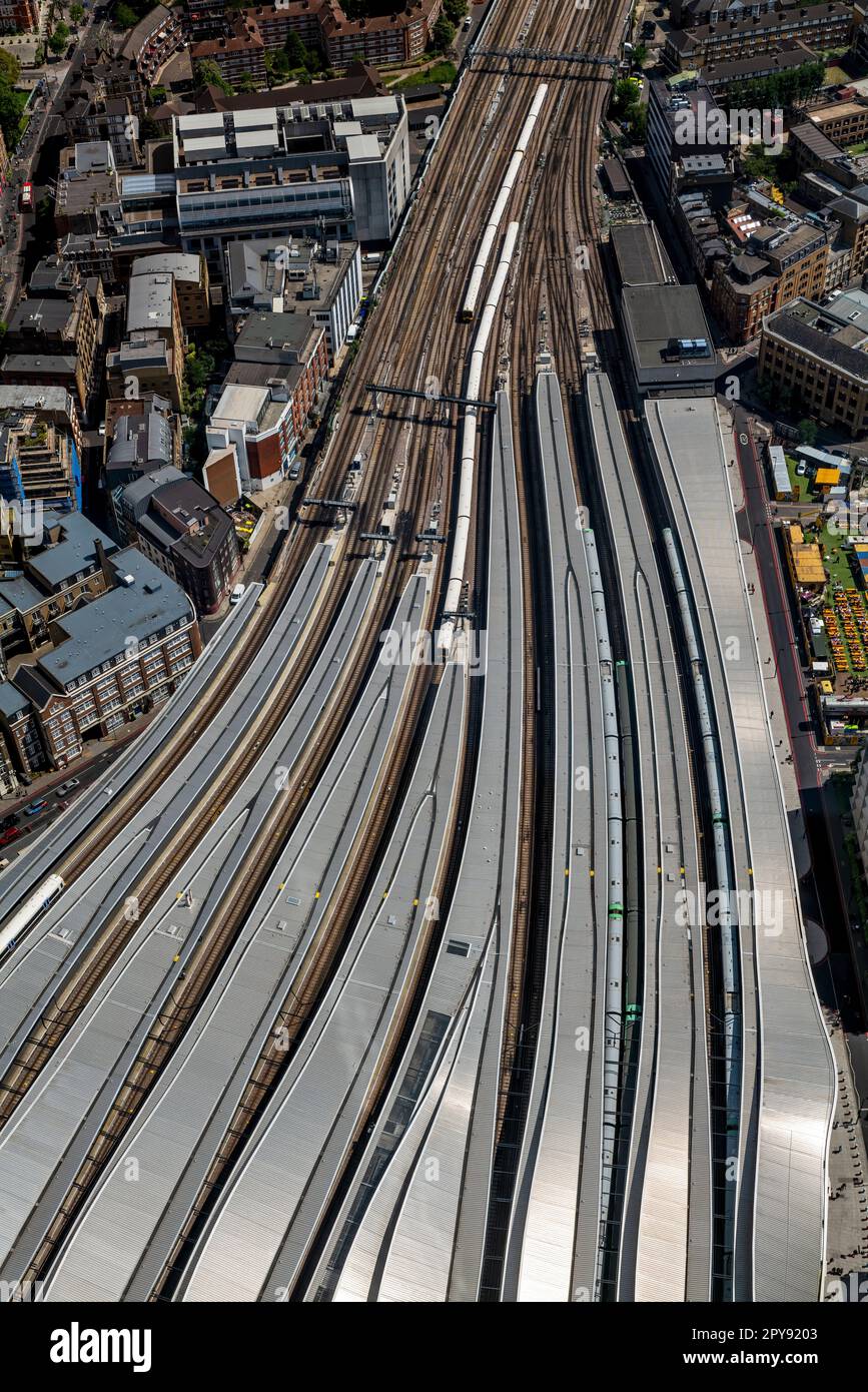 london-bridge-train-station-stock-photo-alamy