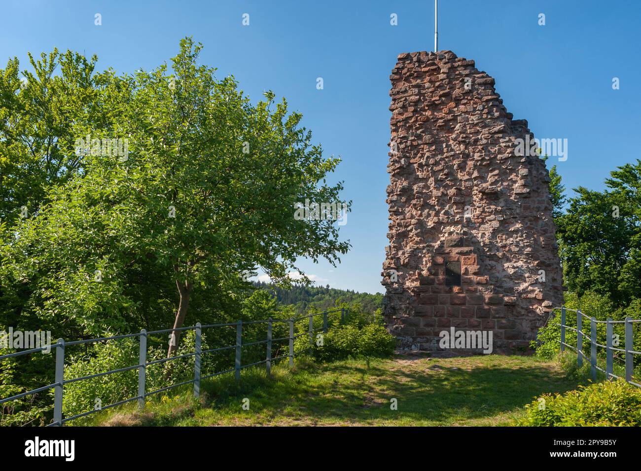 Keep of the Guttenberg castle ruins, Oberotterbach, Palatinate, Rhineland-Palatinate, Germany, Europe Stock Photo