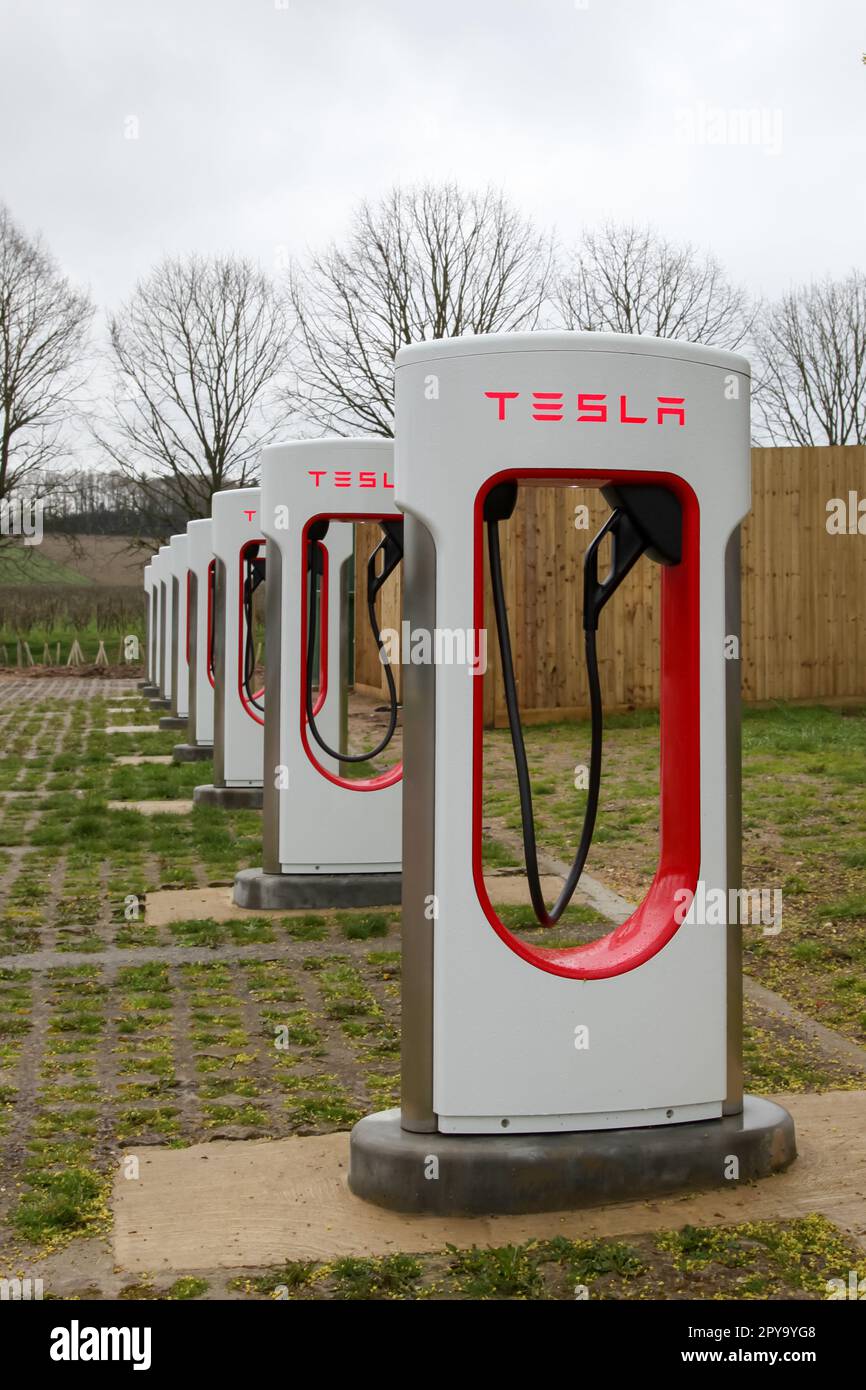Tesla Supercharger, 480volt direct current fastcharging technology