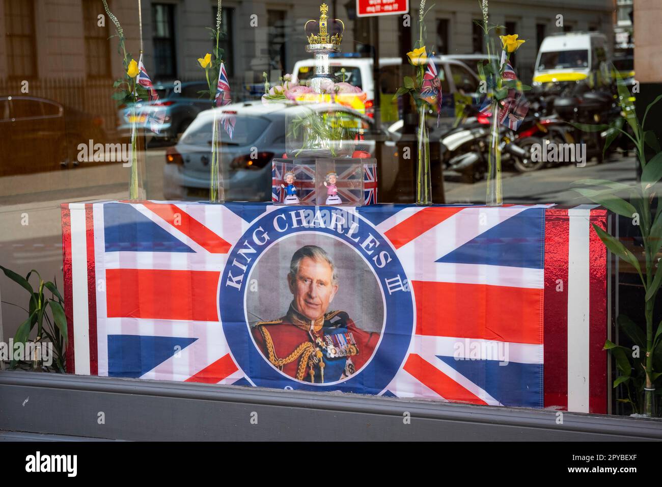 Covent garden coronation flag hi-res stock photography and images - Alamy