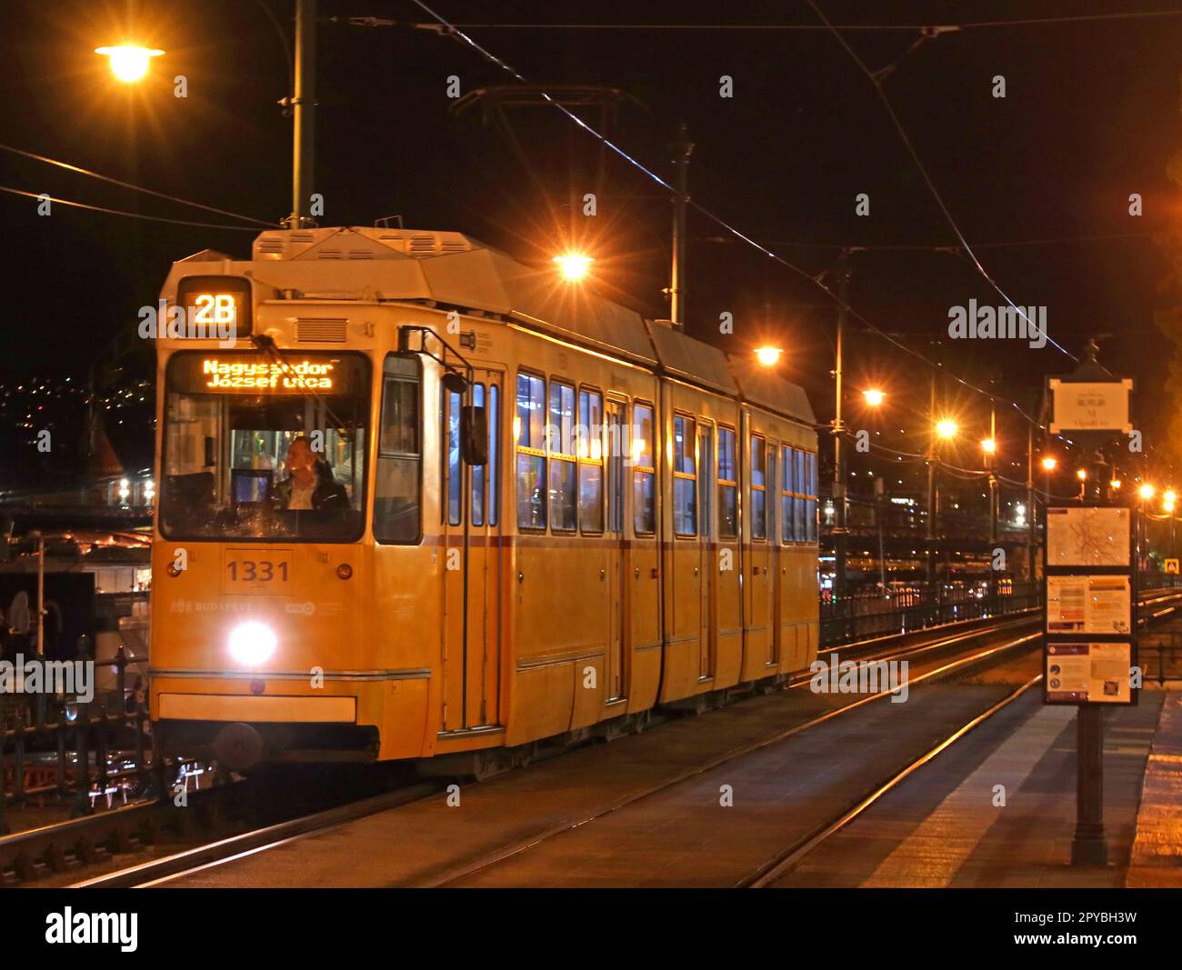 Budapest traditional tram 2B to 1331, Jaszai to Közvágóhíd, Jászai Mari Square to Közvágóhíd at night Stock Photo