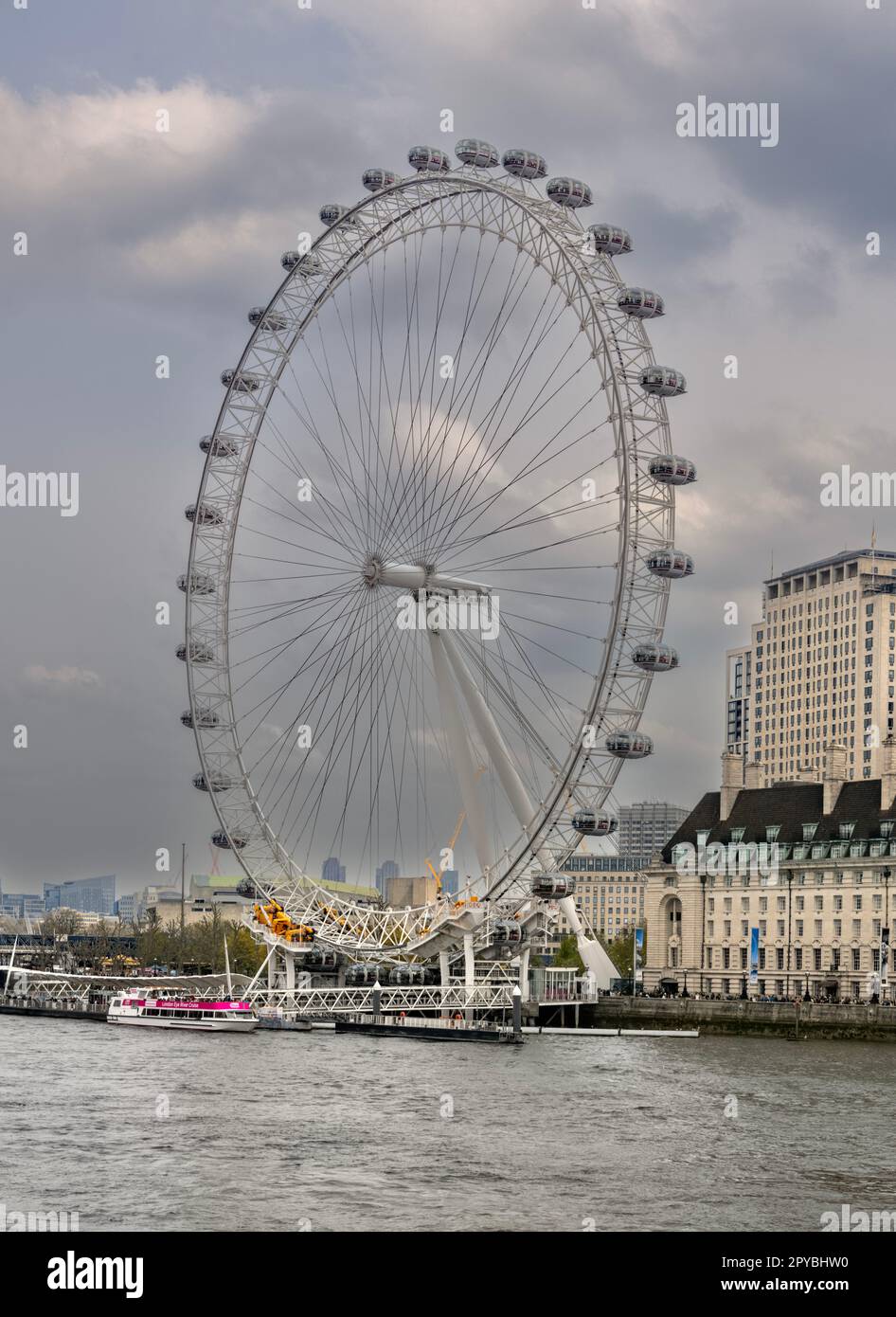 Lomdon bridge hires stock photography and