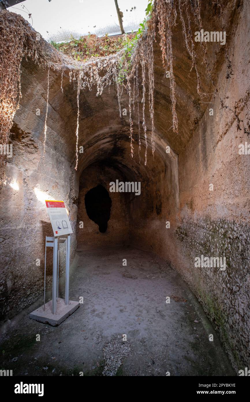 cisterna subterránea, I .d.C, encofrado de opus cementicium, Uxama, Alto del Castro, Villa de origen celtíbero que data de hace más de 2.000 años,  So Stock Photo
