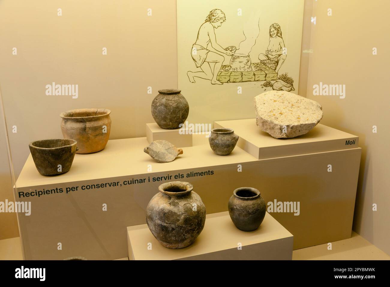 utiles de cocina, Museo arqueologico Son Fornes, sala de  época talayótica (1300-123 a. C.), Montuiri,   Comarca de Es Pla, Mallorca, Spain Stock Photo