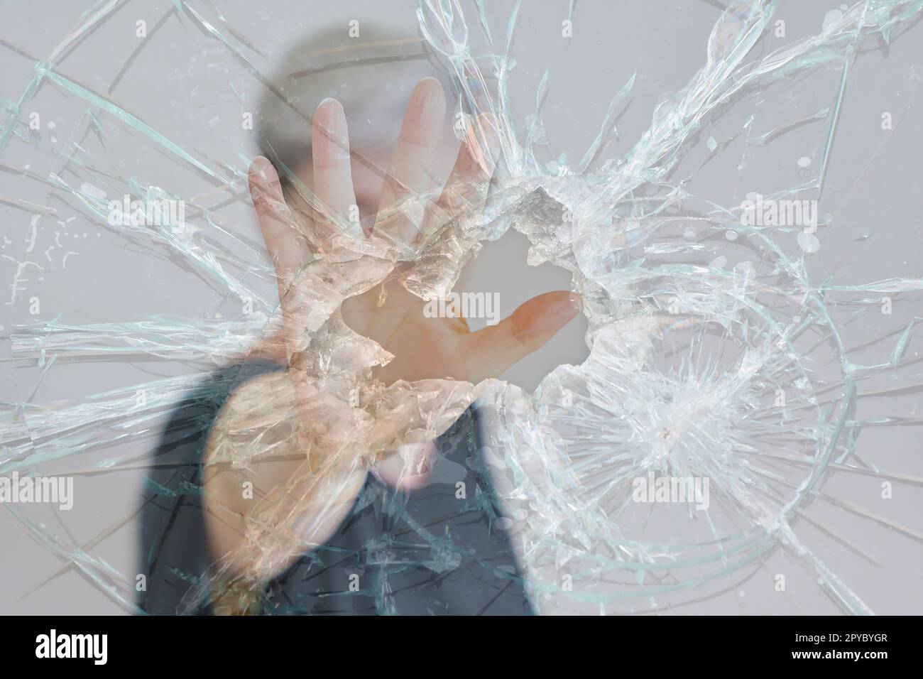 Broken picture frame glass hi-res stock photography and images - Alamy