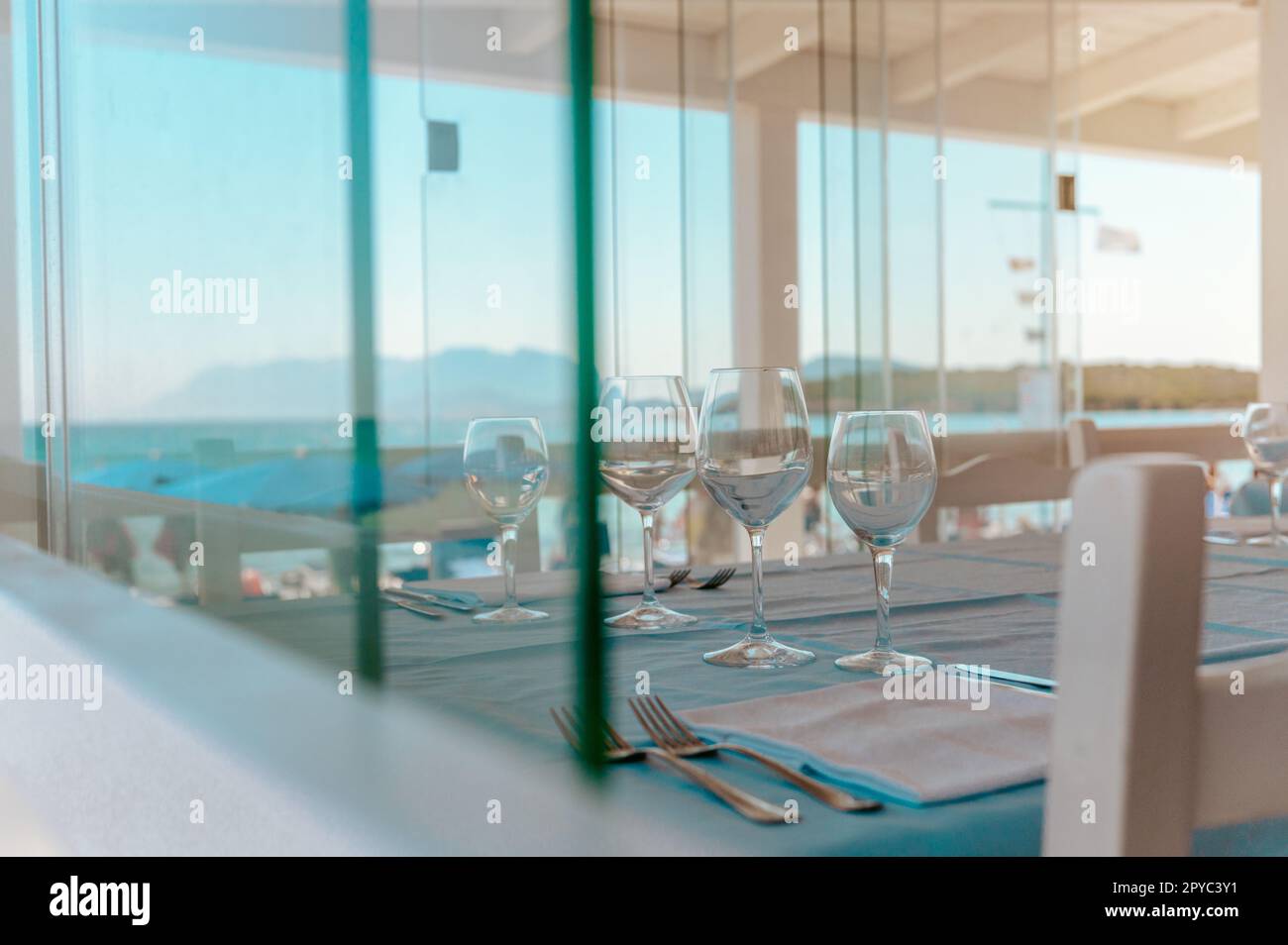 Restaurant with a sea view hi-res stock photography and images - Alamy