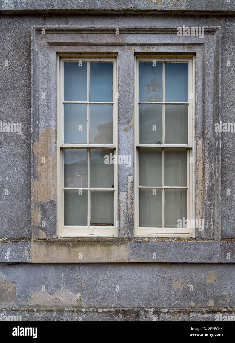 Vintage Sash window with stone Mullions Stock Photo Alamy
