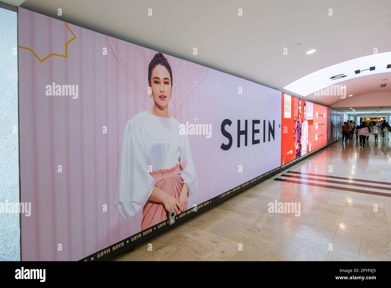Shein fashion shopping online hires stock photography and images Alamy