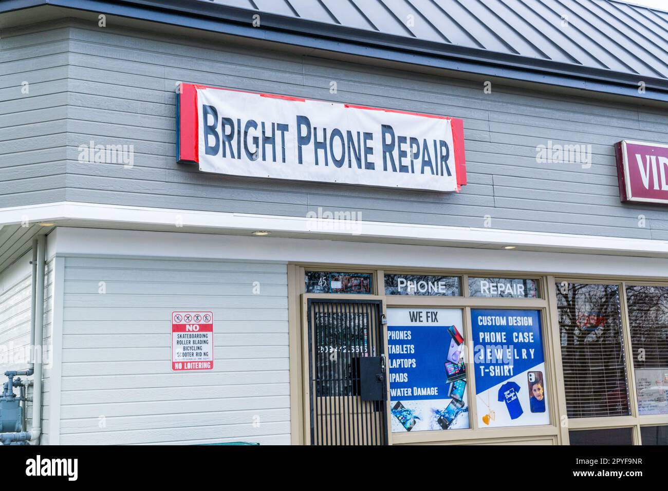 A wireless phone repair shop in Modesto California USA Bright Phone